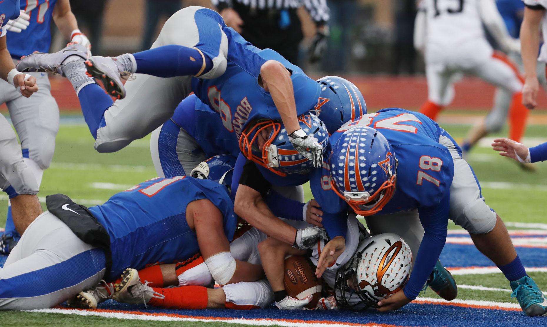 Argenta Oreana vs Fisher football 10 11.3.18.jpg